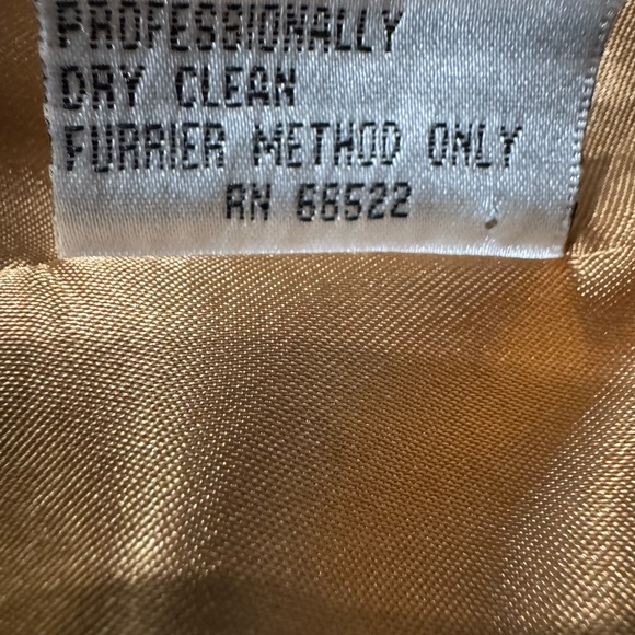 Ms. Divine Immitation Fur Coat.
Size: 3X. Women’s - Picture 14 of 16